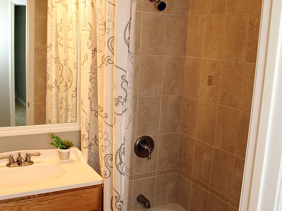 2nd image of 2624 N Windsor Dr Unit 202