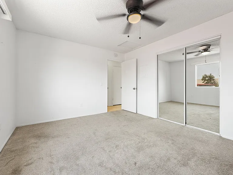 380 Plymouth Apartments — Photo 8