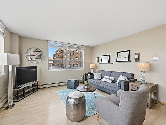 4th image of 1707 N Prospect AVENUE #6C