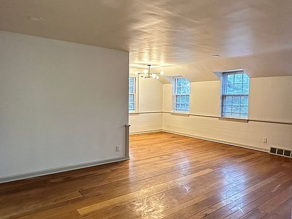 3rd image of 2901 Wood Pipe Ln APT D