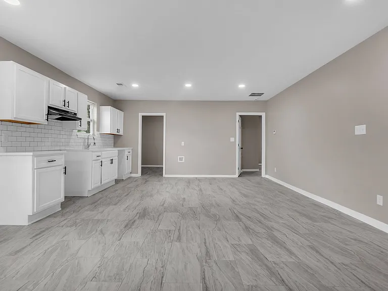 3480 Vernon Ave — Photo 10