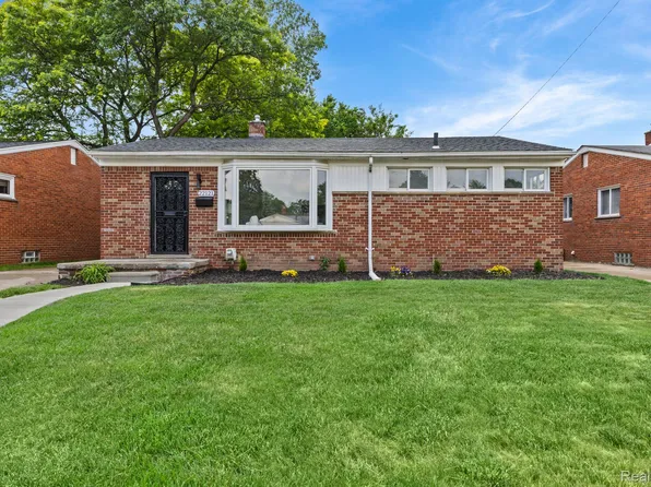 22121 Whitmore Ave, Oak Park, MI 48237