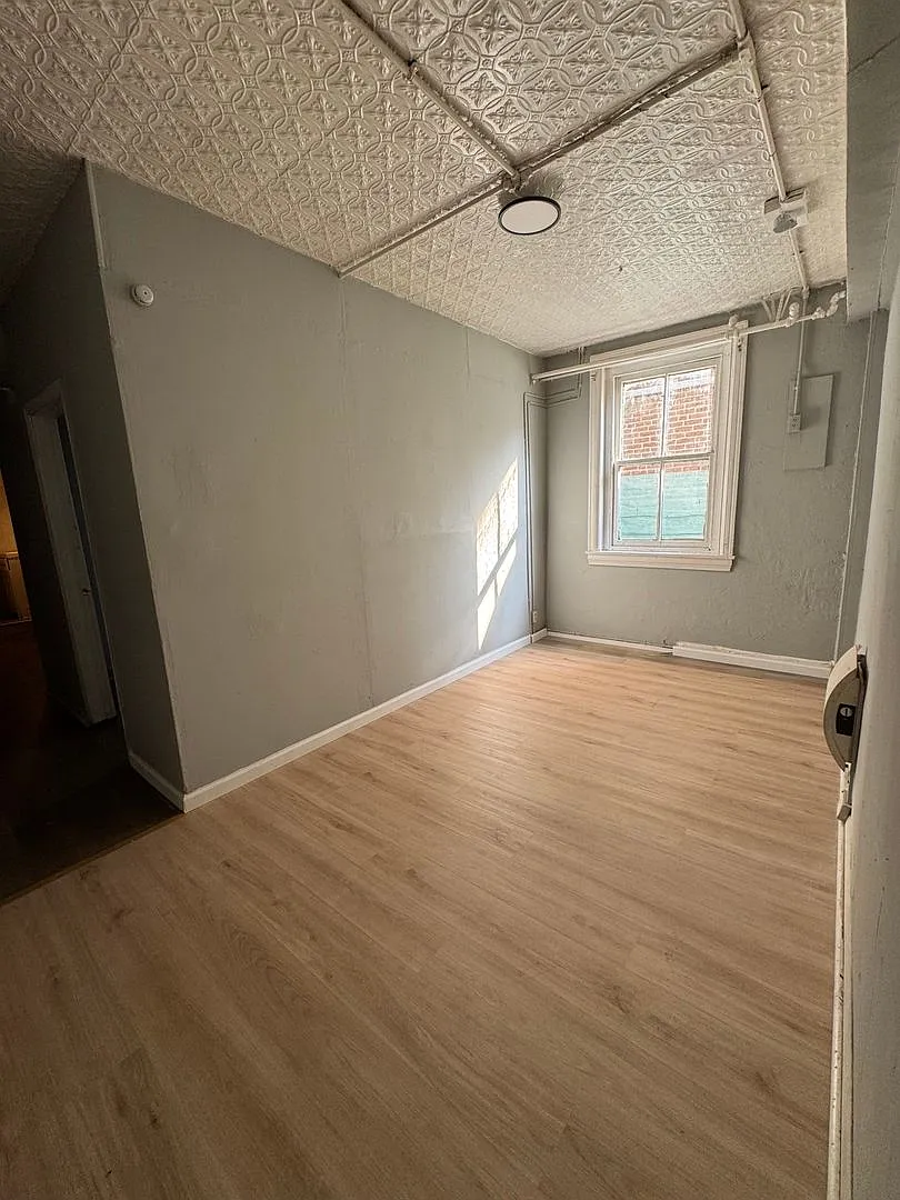425 West Turner Street — Photo 1