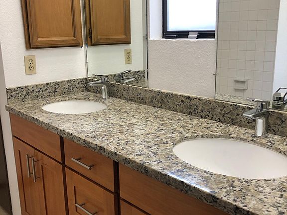 4th image of 17609 NE 88th Pl