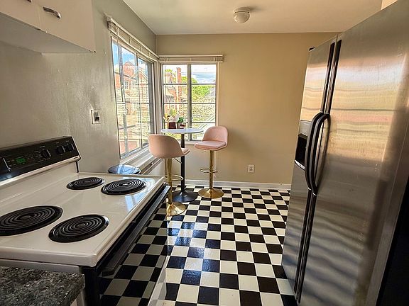 5th image of 17 Vick Park APT 2