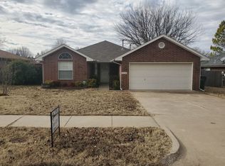1524 Tree Line Dr, Norman, OK 73071