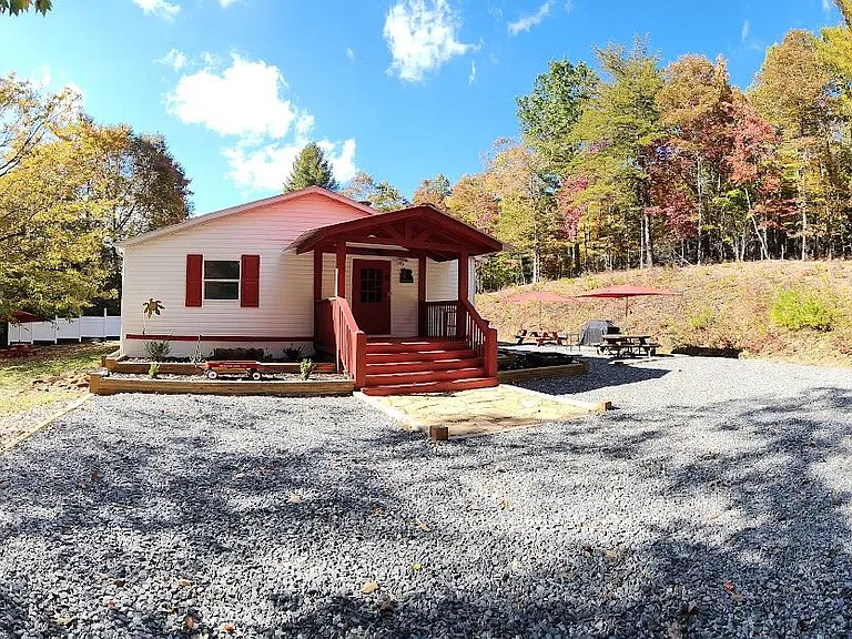 1441 Chestnut Gap Rd — Photo 2