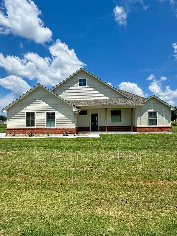 3 bed, 2.0 bath, 1552 sqft, $1,849 — Photo 2