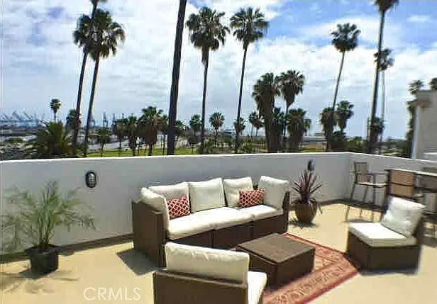 3 bed, 2.5 bath, 1600 sqft, $3,695 — Photo 4