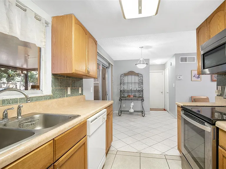 10119 Arbor Ridge Trl — Photo 7
