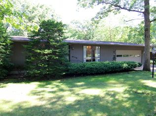 2308 Fairlane Dr NE, Cedar Rapids, IA 52402