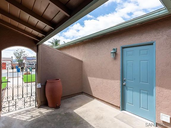 5th image of 1737 Plumeria Dr