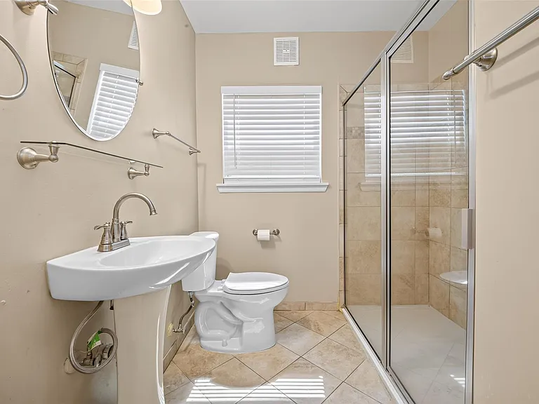 2406 Southgate Blvd — Photo 22