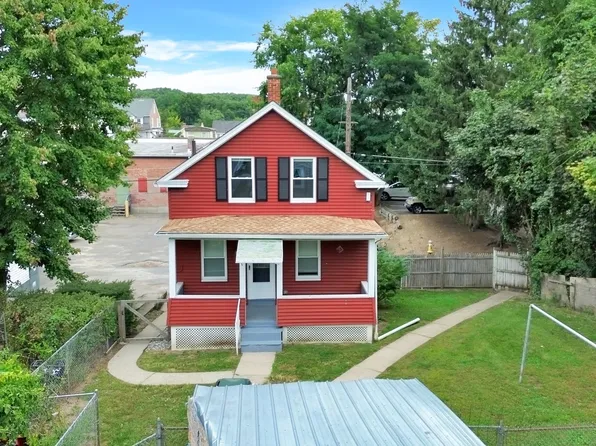 100 Caton Ln, Springfield, MA 01151