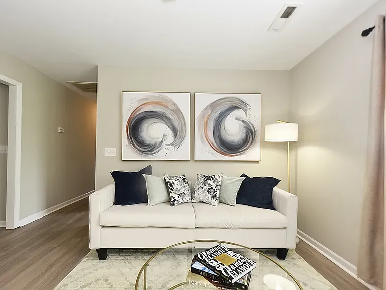 Residences at Devanshire — Photo 11