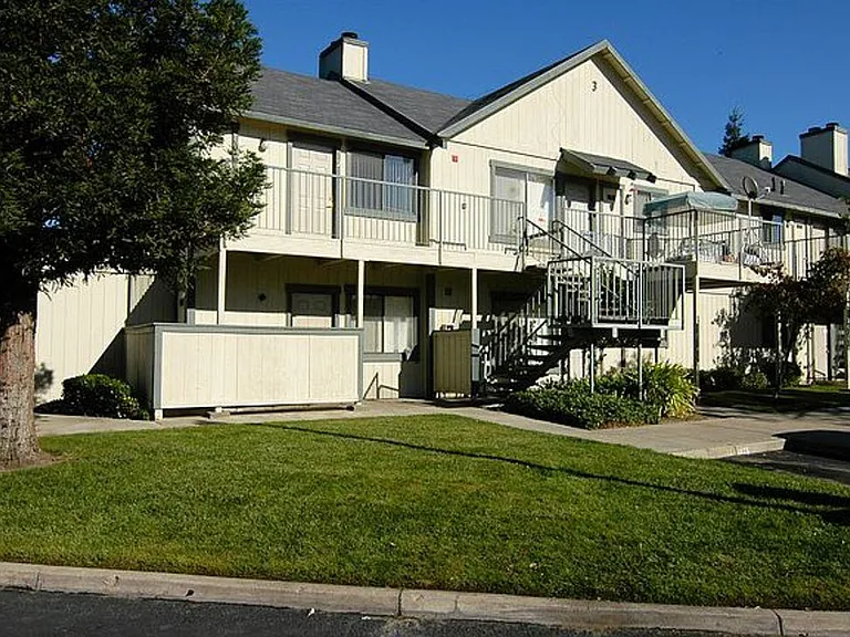 Willow Glen — Photo 10