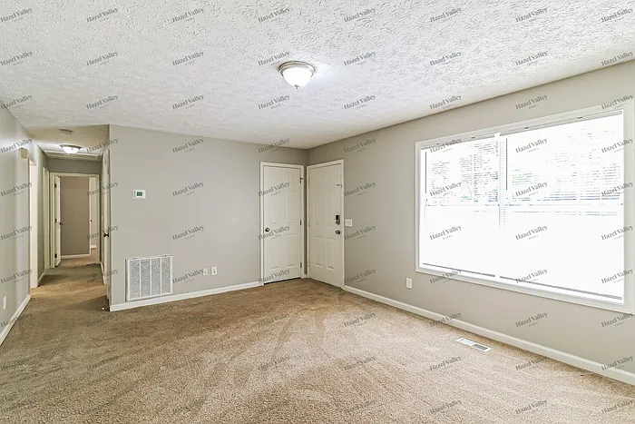 3 bed, 1.5 bath, 1260 sqft, $1,730 — Photo 4