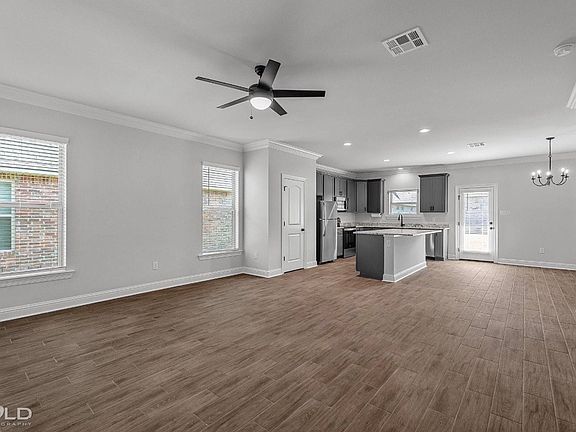 4th image of 741 Crozier Dr
