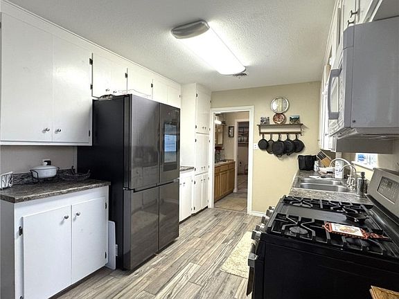 5th image of 1606 Redbird Drive
