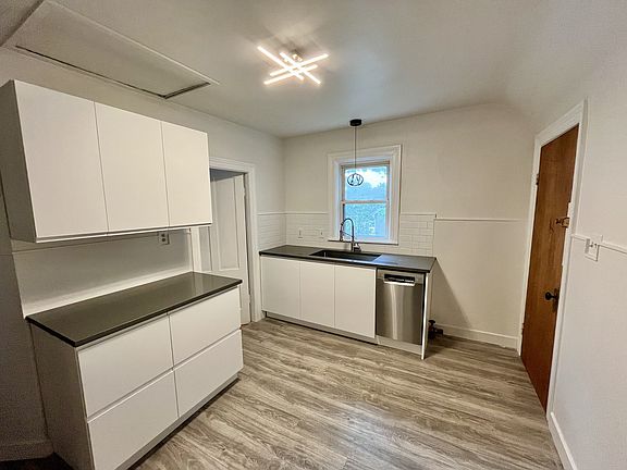 4th image of 43 Nisbet St Floor 3