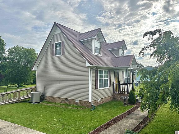 3rd image of 834 Delmont Church Rd