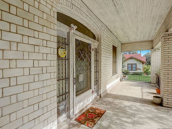 3rd image of 105 PRESTON