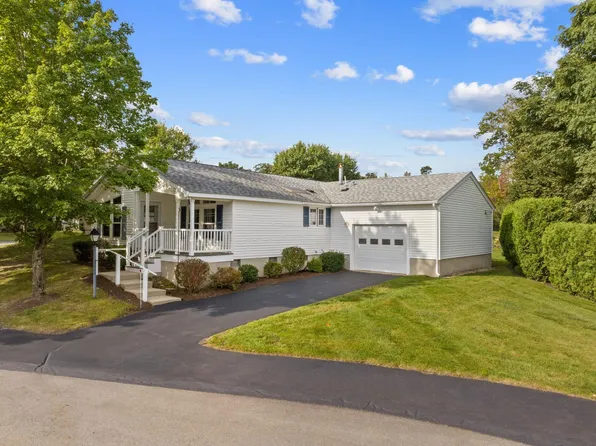 70 Stagecoach Way, Manchester, NH 03104
