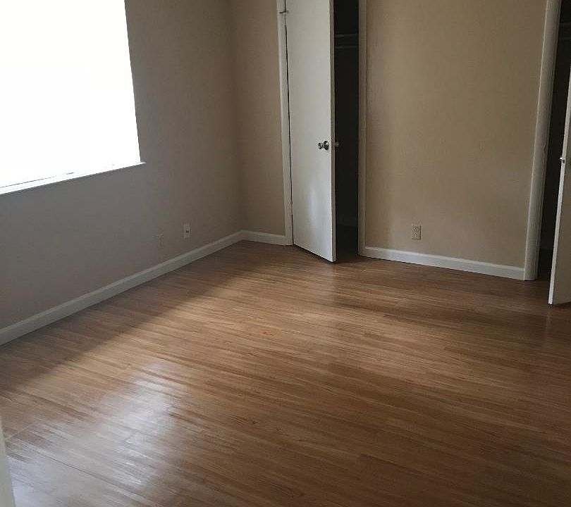 MASTER BED ROOM