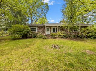 17 Oakbrook Rd, Fletcher, NC 28732