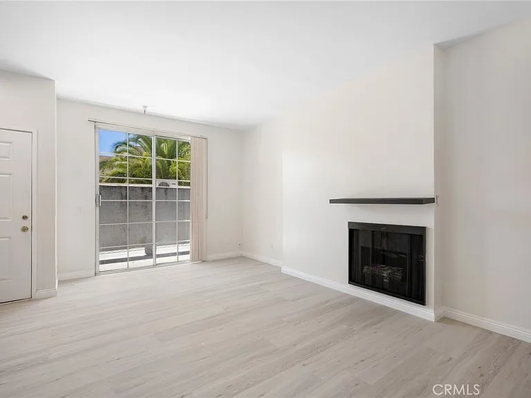 4328 Whitsett Ave — Photo 6