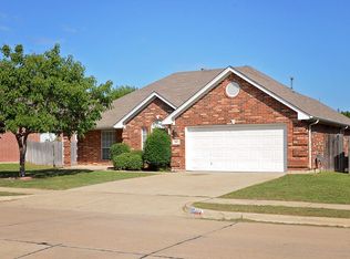 604 SW Rand Dr, Burleson, TX 76028