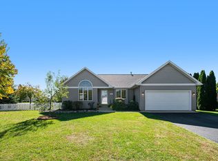 56980 Bow Dr, Three Rivers, MI 49093