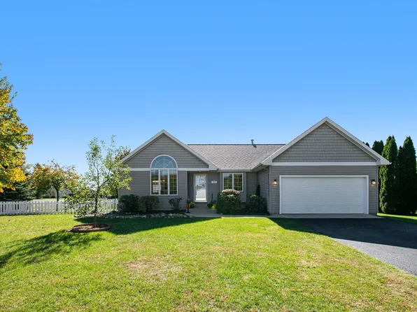 56980 Bow Dr, Three Rivers, MI 49093