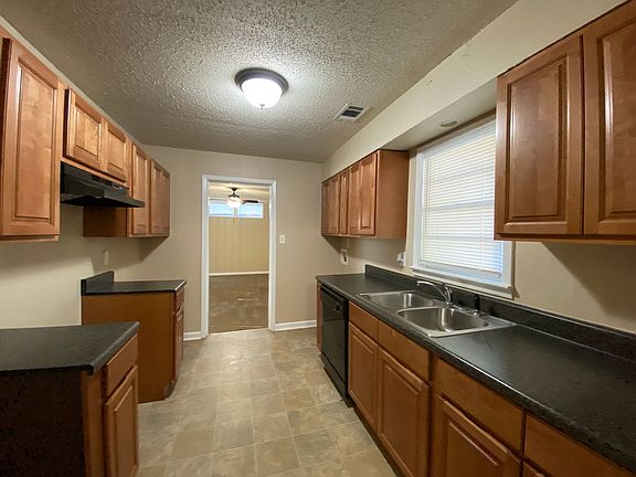 2nd image of 953 Frayser Cir