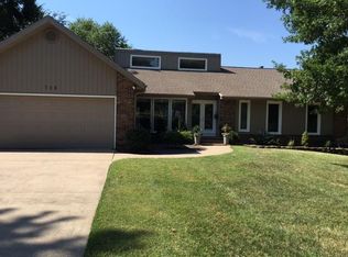 738 E Manchester Dr, Springfield, MO 65810