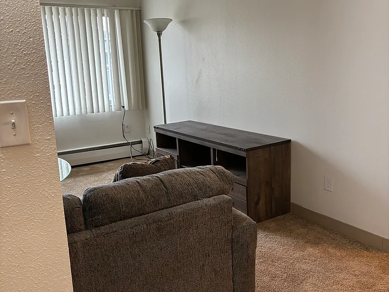 Creekside Apartments- Student Housing — Photo 8