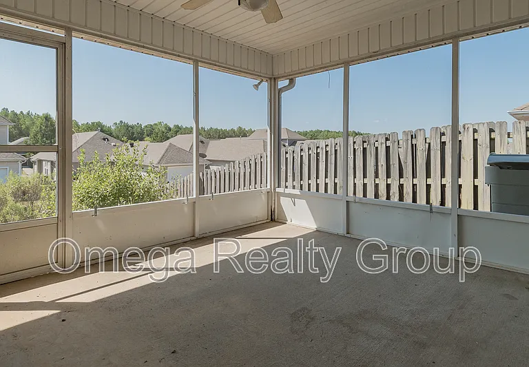 2170 Village Ln — Photo 38