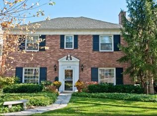 132 Lawndale St, Wilmette, IL 60091