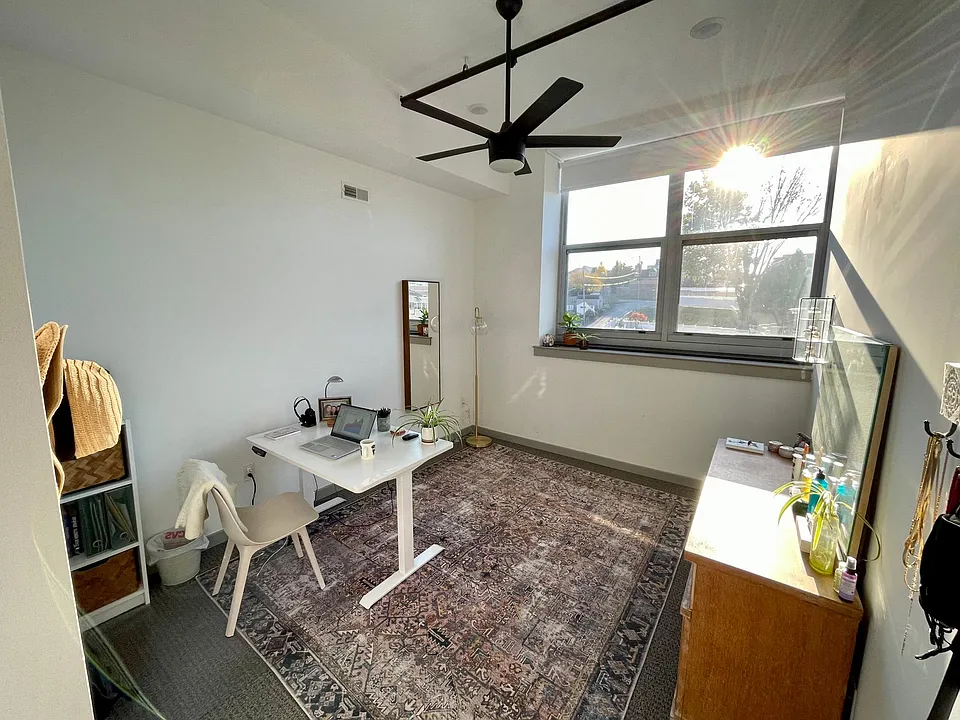 Bedroom/Office
