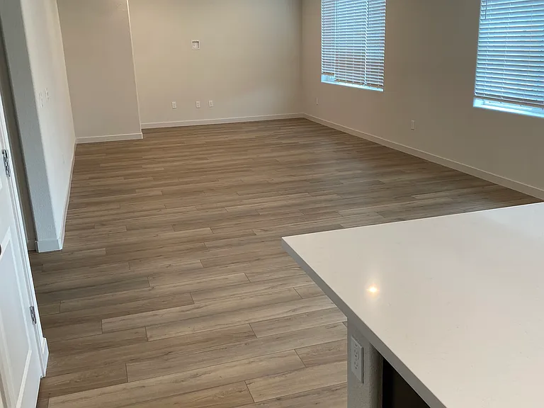 706 Diamond Valley Rd — Photo 4