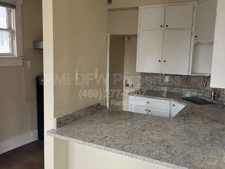 219 S Montreal Ave — Photo 6