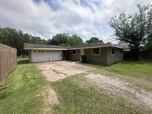 6648 Val St Photo 1