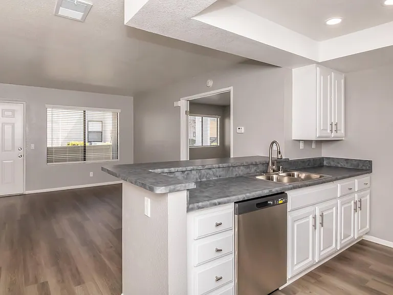 Palm Court Apartment Homes — Photo 34