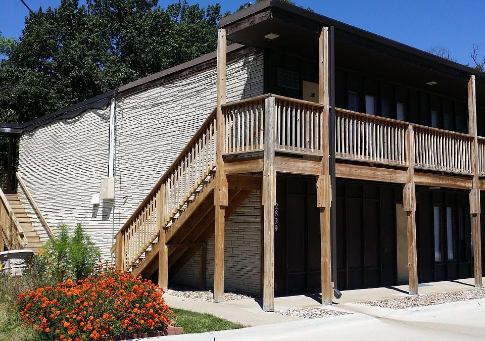 2nd image of 2829 Douglas Ave APT 203