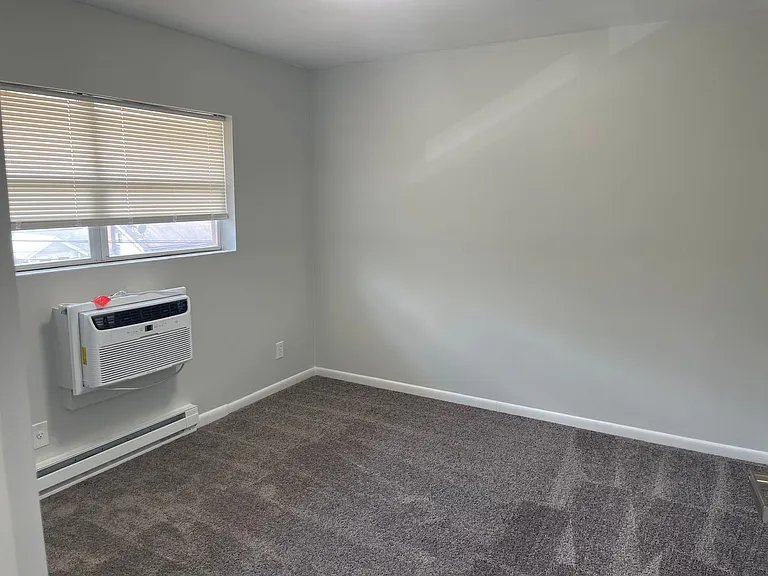 201 Main - Ackerman — Photo 7