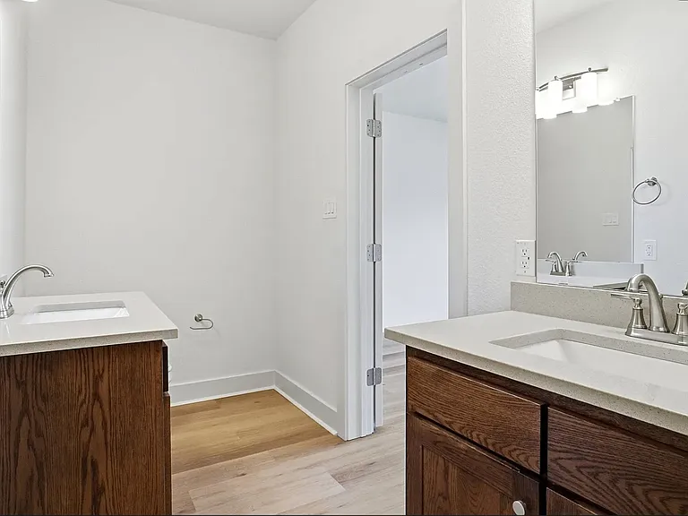 307 Railroad Ave — Photo 22