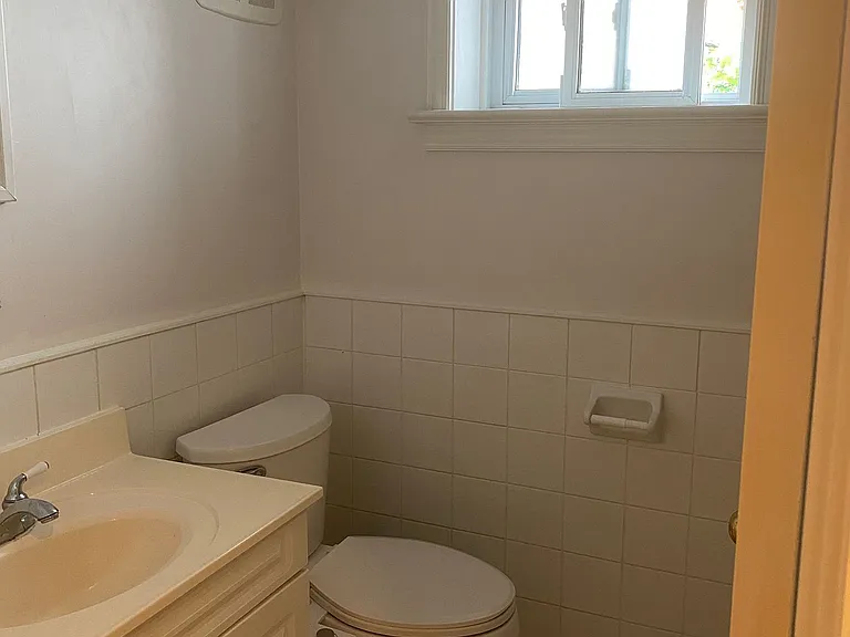 36 Newton Dr #BASEMENT — Photo 3