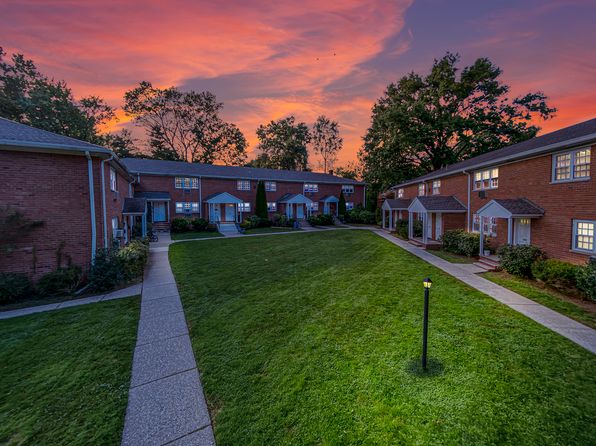 1 Lindley Ave APT 16