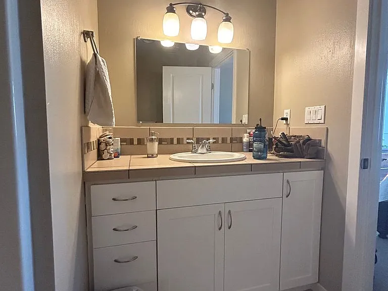 2106 Yakima Ct — Photo 18