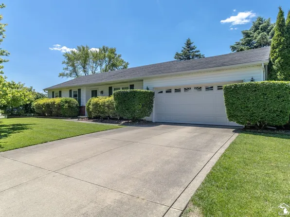 1955 Brookton Dr, Temperance, MI 48182